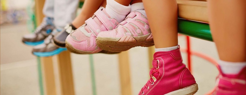 slider-childrens-shoes.jpg